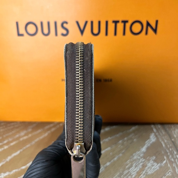 Louis Vuitton Brown Monogram Zippy Wallet A115 - Picture 4 of 14